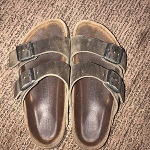 grey birkenstock’s